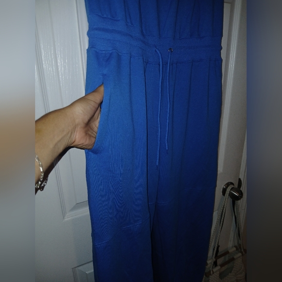 NWOT Women's Blue Sleeveless Jumpsuit - Picture 4 of 7